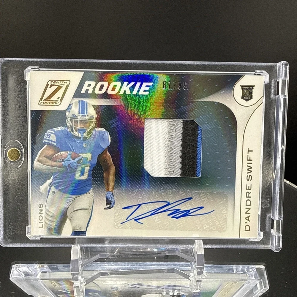 2020 Panini Zenith - Rookie 4 Color Patch Autographs D'Andre Swift RC /99 Lions
